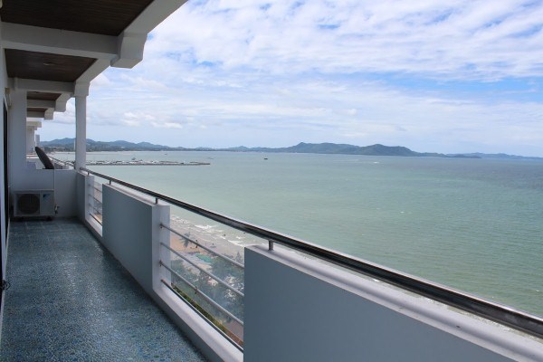 Luxury  Beachfront  Condo  - คอนโด - Na Jomtien - Najomtien Soi 18